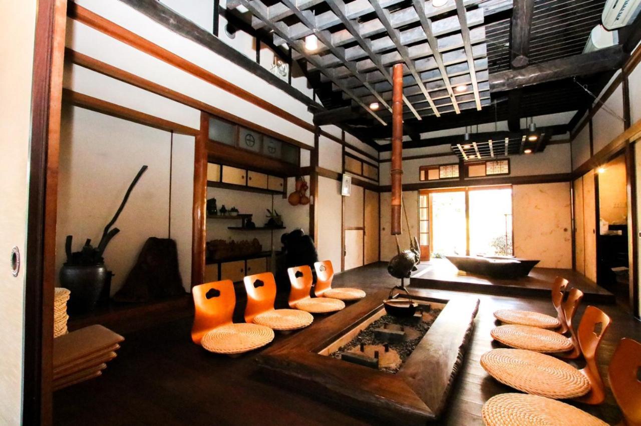Guesthouse Omoya--全個室--囲炉裏のぬくもりと共にグループの絆を深める古民家宿でゆっくりとした時間を-6名部屋-6名部屋-8名部屋--最大20名-ペット同伴可は一室のみ- ماتسوياما المظهر الخارجي الصورة